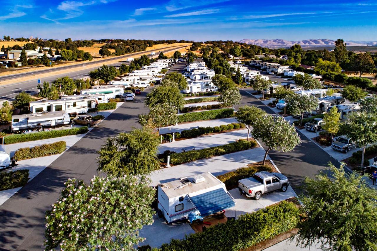 Vines Rv Resort Пасо Роблс Экстерьер фото