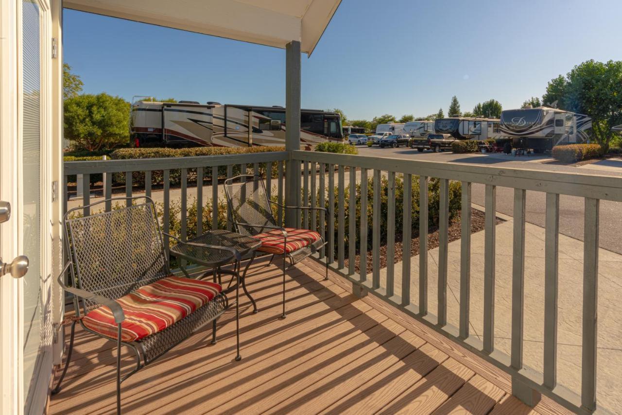Vines Rv Resort Пасо Роблс Экстерьер фото